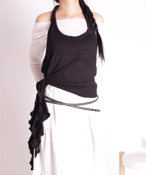 Vini(ヴィニ)の「ホルターネックレイヤードトップス(Tシャツ/カットソー・レディース・ブラック×ホワイト・MEDIUM)」の1枚目の写真