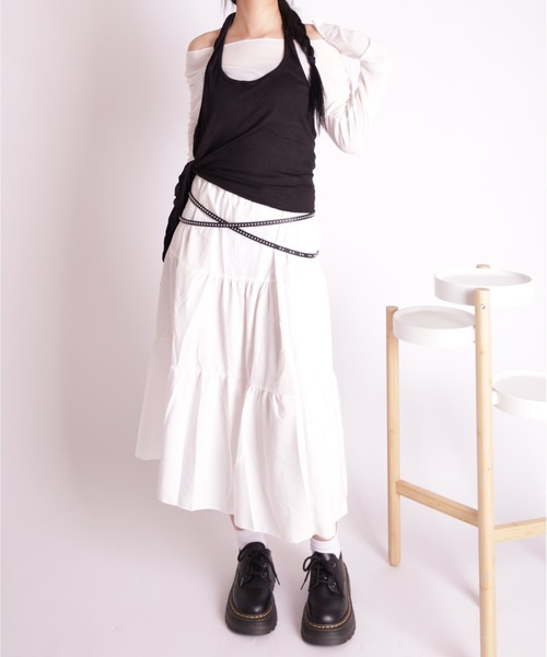 Vini(ヴィニ)の「ホルターネックレイヤードトップス(Tシャツ/カットソー・レディース・ブラック×ホワイト・MEDIUM)」の5枚目の写真