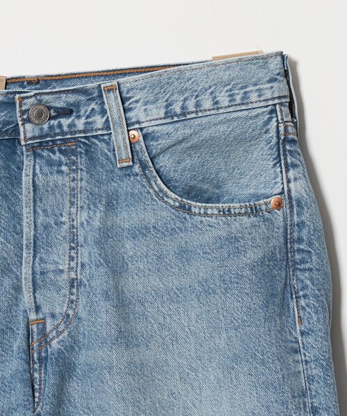NICE WEATHER（ナイスウェザー）の「＜Levi's＞501 デニムパンツ（デニムパンツ・メンズ・ライトブルー・34inch/30inch/32inch）」の3枚目の写真