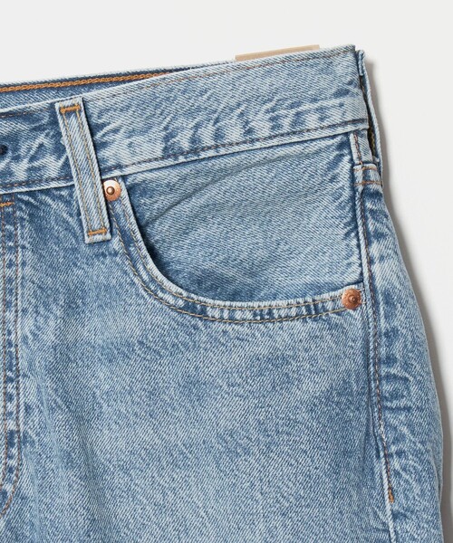 NICE WEATHER（ナイスウェザー）の「＜Levi's＞501 デニムパンツ（デニムパンツ・メンズ・ライトブルー・34inch/30inch/32inch）」の5枚目の写真