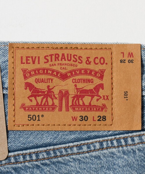 NICE WEATHER（ナイスウェザー）の「＜Levi's＞501 デニムパンツ（デニムパンツ・メンズ・ライトブルー・34inch/30inch/32inch）」の12枚目の写真