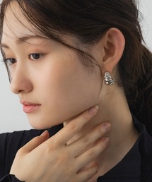 ツイストメタルフープピアス