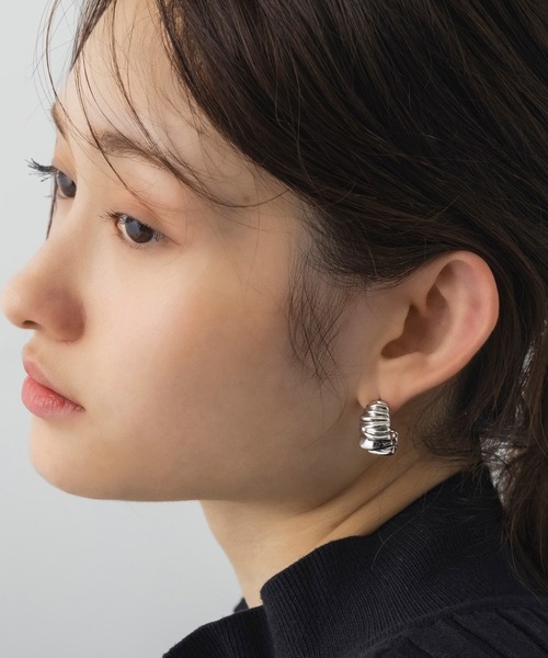 AJUGA.(アジュガ)の「ツイストメタルフープピアス(ピアス(両耳用)・レディース・シルバー・ONE SIZE)」の10枚目の写真