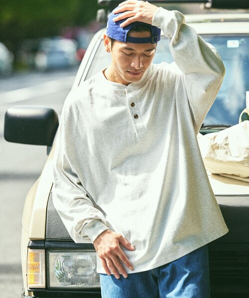 FREAK'S STORE(フリークスストア)の「限定展開 9オンス Heavyweight ビッグシルエット ヘンリーネック ロングスリーブTシャツ/ヘビーウェイト/ロンTEE(Tシャツ/カットソー・メンズ・ブラック/アッシュグレー/ホワイト/スミクロ・LARGE/SMALL/MEDIUM)」の20枚目の写真