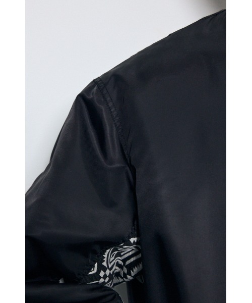 AZUL by moussy(アズールバイマウジー)の「袖柄切り替えMA-1 秋服 冬服 フライトジャケット(ブルゾン・メンズ・ブラック/カーキ・LARGE/MEDIUM)」の6枚目の写真