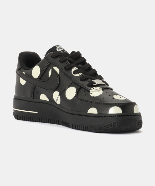 NIKE(ナイキ)の「NIKE WMNS AIR FORCE 1 '07 IR8647-001(スニーカー・レディース・ブラック・24cm/23.5cm/23cm/22.5cm/25cm/24.5cm)」の5枚目の写真
