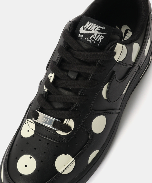 NIKE(ナイキ)の「NIKE WMNS AIR FORCE 1 '07 IR8647-001(スニーカー・レディース・ブラック・24cm/23.5cm/23cm/22.5cm/25cm/24.5cm)」の6枚目の写真