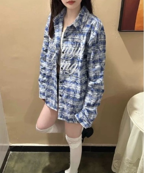 &soiree(アンドソワレ)の「ビックシルエットアソート柄シャツ(シャツ/ブラウス・レディース・ブルー/ブルー系その他3/ブルー系その他4/ブルー系その他2/ピンク・MEDIUM/LARGE/X-LARGE)」の6枚目の写真