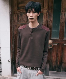 LEARVE（ルアブ）の「ニムロード スエード ニキビパッチ ヘンリーネック(2col)（Tシャツ/カットソー）」