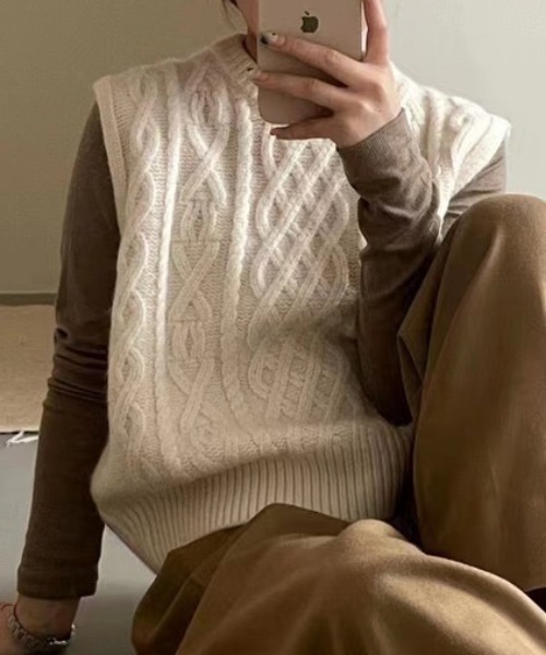 NANEA（ナネア）の「柄編みニットベスト（ベスト・レディース・イエロー/アイボリー/グレー/ブラック・フリー）」の8枚目の写真