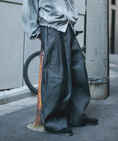 SHINYAKOZUKA(シンヤコヅカ)の「【SHINYAKOZUKA】別注 Hi BAGGY DENIM(デニムパンツ・メンズ・ブラック/インディゴブルー・XS/S/M/L)」の2枚目の写真