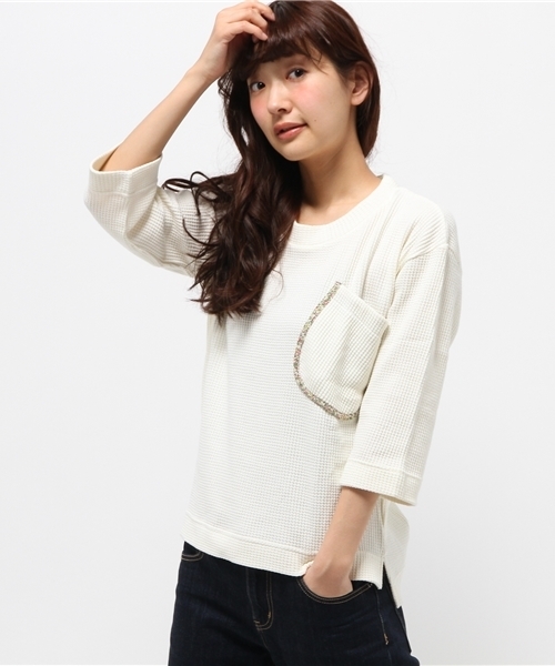 POU DOU DOU（プードゥドゥ）の「花柄パイピングポケットプルオーバー（Tシャツ/カットソー・レディース・ピンク/アイボリー/ネイビー・3）」の2枚目の写真