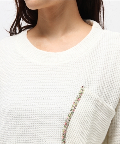 POU DOU DOU（プードゥドゥ）の「花柄パイピングポケットプルオーバー（Tシャツ/カットソー・レディース・ピンク/アイボリー/ネイビー・3）」の7枚目の写真