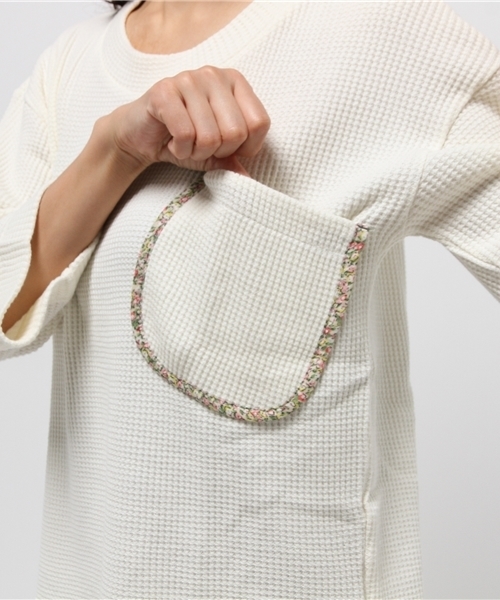 POU DOU DOU（プードゥドゥ）の「花柄パイピングポケットプルオーバー（Tシャツ/カットソー・レディース・ピンク/アイボリー/ネイビー・3）」の10枚目の写真