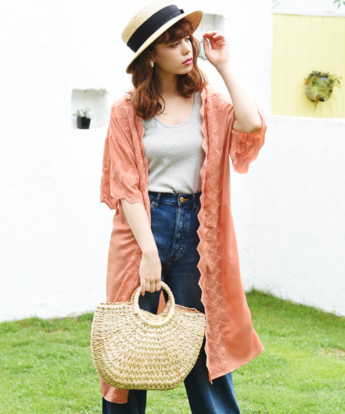 Luz Llena（ラズレナ）の「幾何学柄刺繍スカラップガウン（カーディガン/ボレロ・レディース・ブラック/オレンジ・MEDIUM）」の10枚目の写真