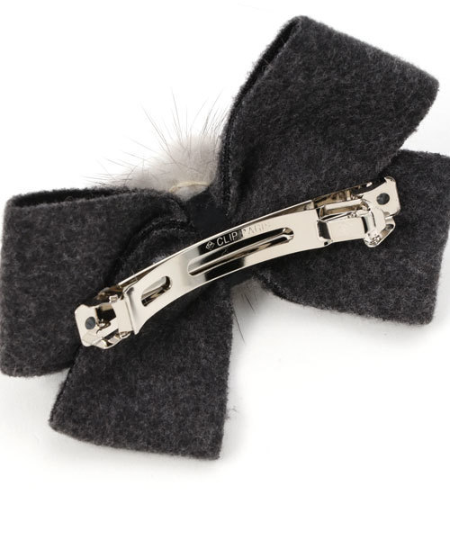 lala Born（ララボーン）の「ミンクファーポンポンヘアピン（バレッタ/ヘアクリップ・レディース・キャメル/ブラック/ピンク/ブラウン/グレー・FREE）」の6枚目の写真