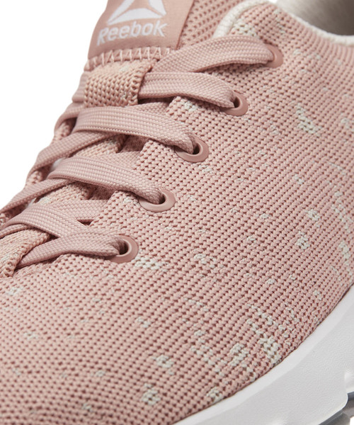 Reebok(リーボック)の「クラウドライド DMX 3.0(スニーカー・レディース・ブラウン系その他2/ブラック系その他/ピンク系その他/ブラック/ブルー系その他/ホワイト系その他/ネイビー/ワイン/ブラック×ホワイト・23.0cm/24.5cm/23.5cm/24.0cm/25.5cm/25.0cm/22.5cm/26.0cm/22.0cm)」の15枚目の写真
