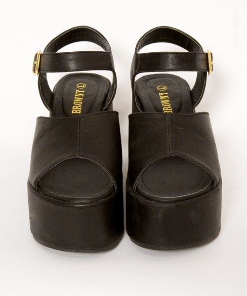 WEGO（ウィゴー）の「WEGO/フェイクレザー厚底ウェッジサンダル（サンダル・レディース・ブラック/ブラック系その他/ブラウン/ホワイト・23.5/24.5）」の10枚目の写真