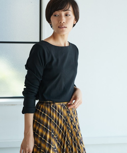 AMERICAN HOLIC(アメリカンホリック)の「フライスベーシックボートネック長袖プルオーバー(Tシャツ/カットソー・レディース・ブラック/その他7/ホワイト系その他4/キャメル/ブルー系その他2/イエロー系その他2・M/L)」の3枚目の写真