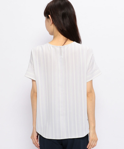 A/C DESIGN BY ALPHA CUBIC（エーシーデザインバイアルファキュービック）の「Vネックストライプブラウス（シャツ/ブラウス・レディース・オフホワイト/ブルー/ライトグレー/ネイビー・9号/11号）」の9枚目の写真