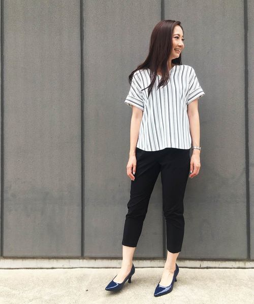 A/C DESIGN BY ALPHA CUBIC（エーシーデザインバイアルファキュービック）の「Vネックストライプブラウス（シャツ/ブラウス・レディース・オフホワイト/ブルー/ライトグレー/ネイビー・9号/11号）」の19枚目の写真