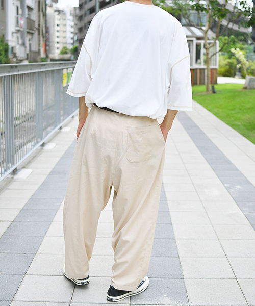 kutir（クティール）の「リネン１タックパンツセットアップ（その他パンツ・メンズ・ベージュ/オフホワイト・SMALL/MEDIUM）」の5枚目の写真