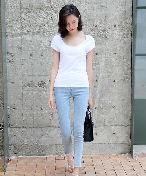 OSYAREVO(オシャレボ)の「バックオープンベーシックTシャツ(Tシャツ/カットソー・レディース・ブラック/ホワイト・SMALL/MEDIUM/LARGE)」の5枚目の写真
