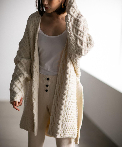 SEA（シー）の「オーバーサイズ ケーブル ニットカーディガン（その他