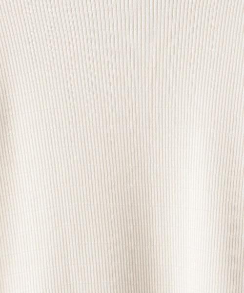 BEAUTY&YOUTH UNITED ARROWS(ビューティーアンドユースユナイテッドアローズ)の「BY コットンワッフルタートルネックカットソーо(Tシャツ/カットソー・レディース・ホワイト/その他1/ブラック・FREE)」の4枚目の写真