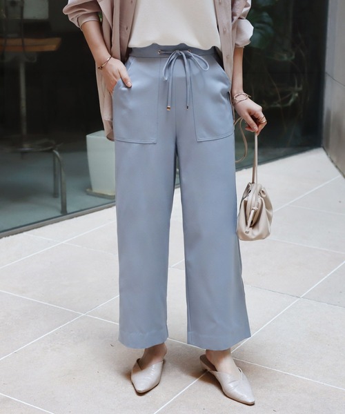 andme（アンドミー）の「きれいめツイル美脚ウエストドロストワイドパンツ（スラックス・レディース・ブラック/オフホワイト/モカ/ベージュ系その他/ネイビー/ダークカーキ/ベージュ系その他2/ラベンダー/テラコッタ/ライトカーキ/ベージュ系その他3/ブルー・S/M/L/XL）」の11枚目の写真