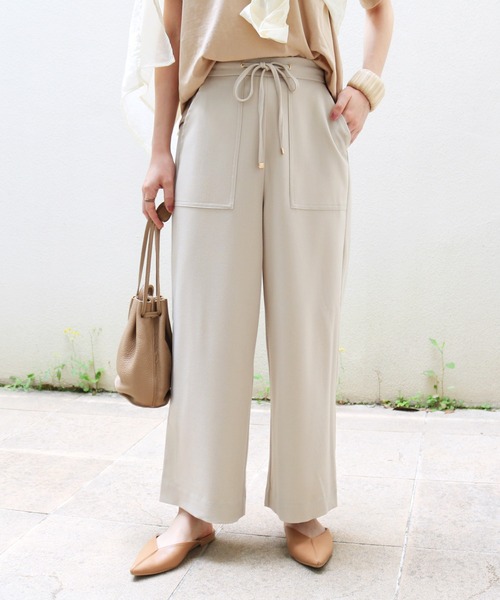 andme（アンドミー）の「きれいめツイル美脚ウエストドロストワイドパンツ（スラックス・レディース・ブラック/オフホワイト/モカ/ベージュ系その他/ネイビー/ダークカーキ/ベージュ系その他2/ラベンダー/テラコッタ/ライトカーキ/ベージュ系その他3/ブルー・S/M/L/XL）」の6枚目の写真