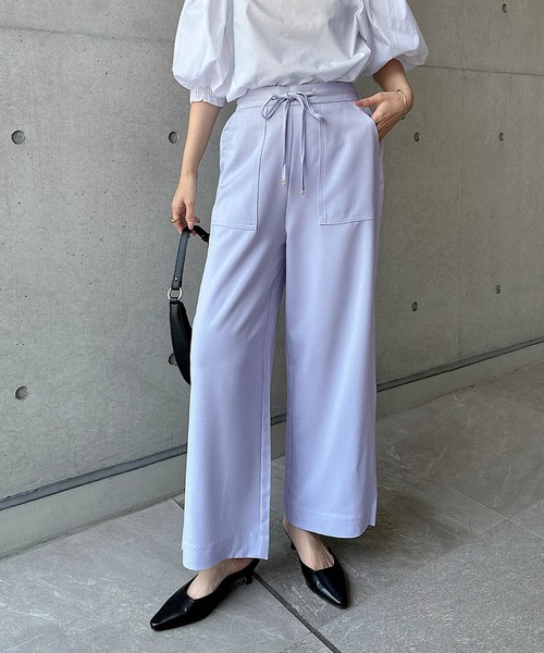 andme（アンドミー）の「きれいめツイル美脚ウエストドロストワイドパンツ（スラックス・レディース・ブラック/オフホワイト/モカ/ベージュ系その他/ネイビー/ダークカーキ/ベージュ系その他2/ラベンダー/テラコッタ/ライトカーキ/ベージュ系その他3/ブルー・S/M/L/XL）」の15枚目の写真