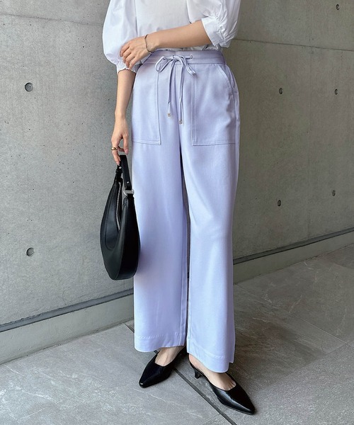 andme（アンドミー）の「きれいめツイル美脚ウエストドロストワイドパンツ（スラックス・レディース・ブラック/オフホワイト/モカ/ベージュ系その他/ネイビー/ダークカーキ/ベージュ系その他2/ラベンダー/テラコッタ/ライトカーキ/ベージュ系その他3/ブルー・S/M/L/XL）」の14枚目の写真