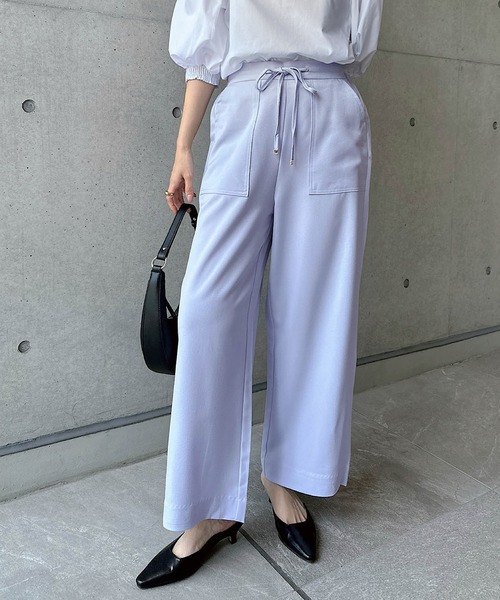 andme（アンドミー）の「きれいめツイル美脚ウエストドロストワイドパンツ（スラックス・レディース・ブラック/オフホワイト/モカ/ベージュ系その他/ネイビー/ダークカーキ/ベージュ系その他2/ラベンダー/テラコッタ/ライトカーキ/ベージュ系その他3/ブルー・S/M/L/XL）」の16枚目の写真