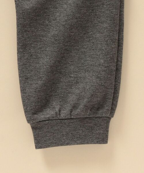 SHIPS（シップス）の「【WEB限定】SHIPS: ワンポイント ロゴ バルキー ポンチ ジョガー パンツ（その他パンツ・メンズ・ブラック/チャコールグレー/オリーブ/ネイビー・S/M/L/XL/XXL）」の9枚目の写真