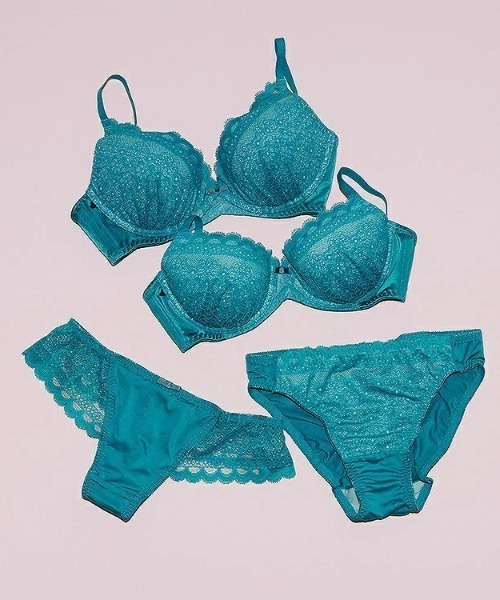 AMOSTYLE BY Triumph（アモスタイルバイトリンプ）の「デイジーシャワー 夢みるブラ ノンワイヤー ブラ＆ショーツセット【A,B,C,Dカップ】AMST1260 HU2+Hikini JX（ブラ&ショーツ・レディース・ネイビー/グリーン/コーラルピンク/ブラック/スモークピンク・B65/B70/C70/D70/B75/A70/A75/C65/C75/D65/D75/C80/D80/C75L/D75L）」の17枚目の写真