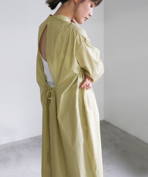 select MOCA(セレクトモカ)の「2021 SS バックオープンリボンワンピース(ワンピース・レディース・オフホワイト/サックスブルー/ライトカーキ・FREE)」の9枚目の写真