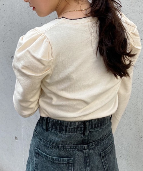 Kastane（カスタネ）の「配色ステッチパフニット（ニット/セーター・レディース・ブラック/イエロー/グリーン/アイボリー・FREE）」の2枚目の写真