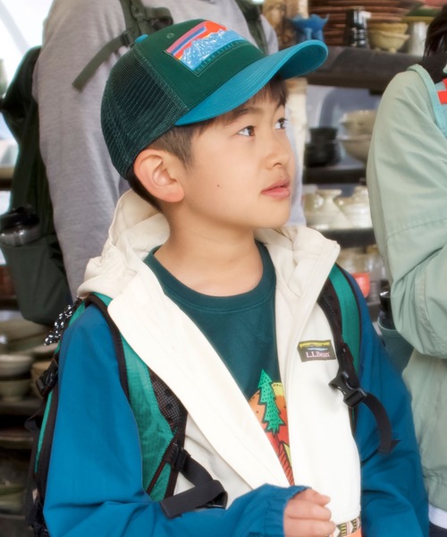 L.L.Bean（エルエルビーン）の「キッズ・トラッカー・ハット（キャップ・キッズ・グリーン/ブルー系その他/ブルーグリーン/ヘザーグレー/ライトブルー/グリーン系その他/ブルー系その他2/レッド系その他/ピンク系その他/グリーン系その他2/ブルー系その他3/マルチ/ブルー系その他4/パープル系その他/ブルー系その他5/ブラック系その他/グリーン系その他4/レッド系その他2・OSFA）」の4枚目の写真