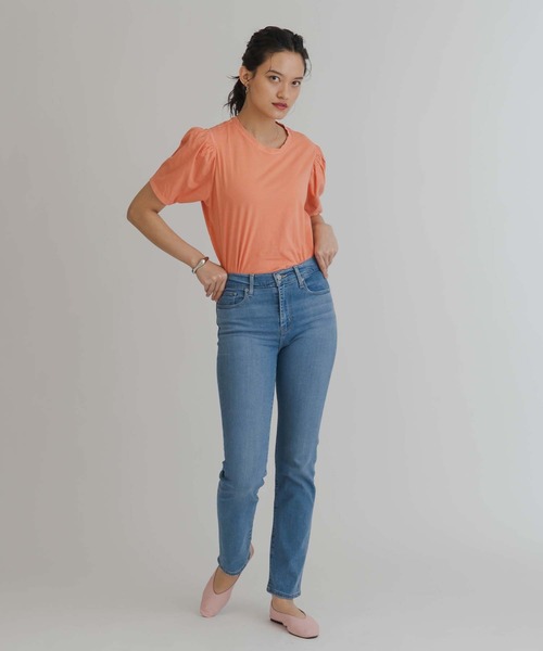 Levi's(リーバイス)の「724 HIGH RISE STRAIGHT RIO FROST(デニムパンツ・レディース・ライトインディゴブルー・30inch/28inch/29inch/24inch/25inch/26inch/27inch/23inch)」の5枚目の写真
