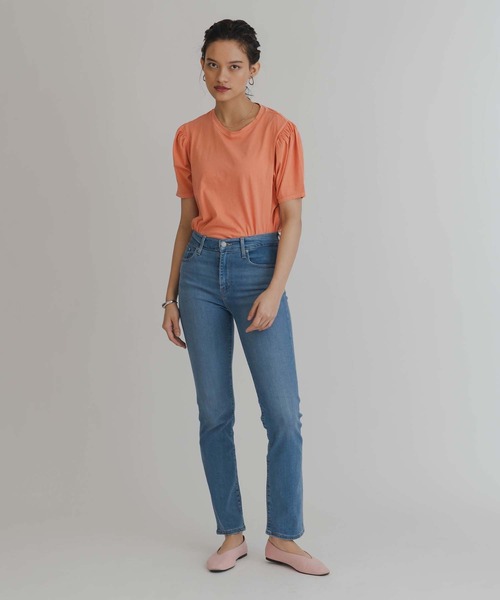 Levi's(リーバイス)の「724 HIGH RISE STRAIGHT RIO FROST(デニムパンツ・レディース・ライトインディゴブルー・30inch/28inch/29inch/24inch/25inch/26inch/27inch/23inch)」の2枚目の写真