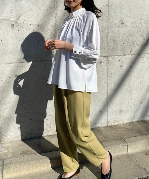 LOUISE ODIER(ルイーズオディール)の「スタンドカラーボリュームスリーブブラウス(シャツ/ブラウス・レディース・モカ/ホワイト/ベージュ/ブルーグリーン/ワイン/ネイビー/グレー/パープル/ブラック/ブラウン・MEDIUM)」の12枚目の写真