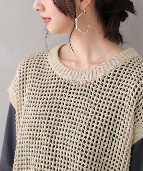 osharewalker（オシャレウォーカー）の「『ケーブル×メッシュニットベスト』（ベスト・レディース・グレイッシュブルー/ベージュ/ブラック・FREE）」の11枚目の写真