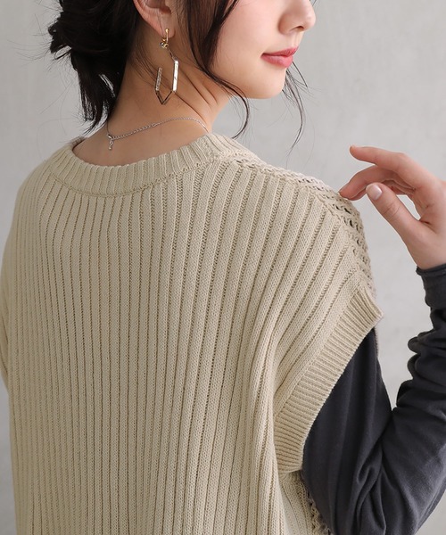 osharewalker（オシャレウォーカー）の「『ケーブル×メッシュニットベスト』（ベスト・レディース・グレイッシュブルー/ベージュ/ブラック・FREE）」の12枚目の写真
