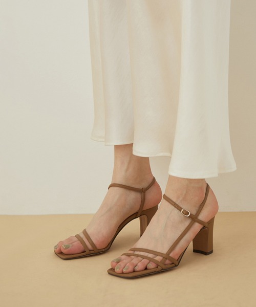 ADAM ET ROPE'（アダムエロペ）の「アシメラインストラップサンダル（サンダル・レディース・オフホワイト/キャメル/ピンク・22.5cm/23.0cm/23.5cm/24.0cm/24.5cm）」の8枚目の写真