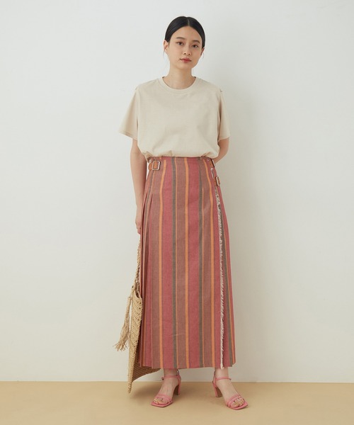 ADAM ET ROPE'（アダムエロペ）の「アシメラインストラップサンダル（サンダル・レディース・オフホワイト/キャメル/ピンク・22.5cm/23.0cm/23.5cm/24.0cm/24.5cm）」の17枚目の写真