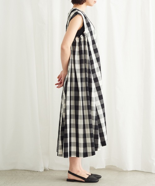 Lene（レネ）の「カポックギンガム ノースリーブワンピース（ワンピース・レディース・ブラック/ブルー・FREE）」の10枚目の写真