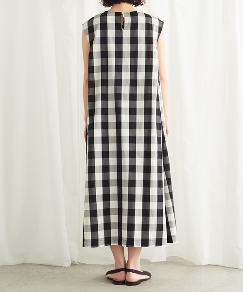 Lene（レネ）の「カポックギンガム ノースリーブワンピース（ワンピース・レディース・ブラック/ブルー・FREE）」の11枚目の写真
