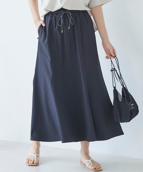 LIPSTAR（リップスター）の「【セット商品】サコッシュ付き撥水フレアスカート（スカート・レディース・ピンク/ベージュ/ブラック・M）」の2枚目の写真