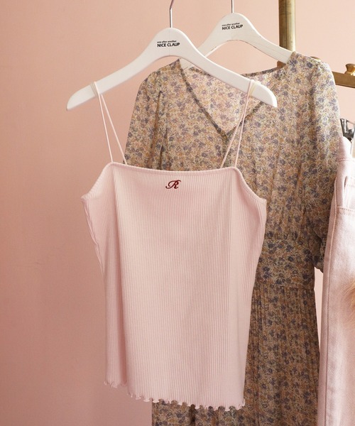 one after another NICE CLAUP（ワンアフターアナザーナイスクラップ）の「アルファベット刺繍ロゴキャミソール（キャミソール・レディース・ホワイト系その他/ホワイト系その他2/ホワイト系その他3/ブラック系その他/ブラック系その他2/ブラック系その他3/ピンク系その他/ピンク系その他2/ピンク系その他3・FREE）」の7枚目の写真